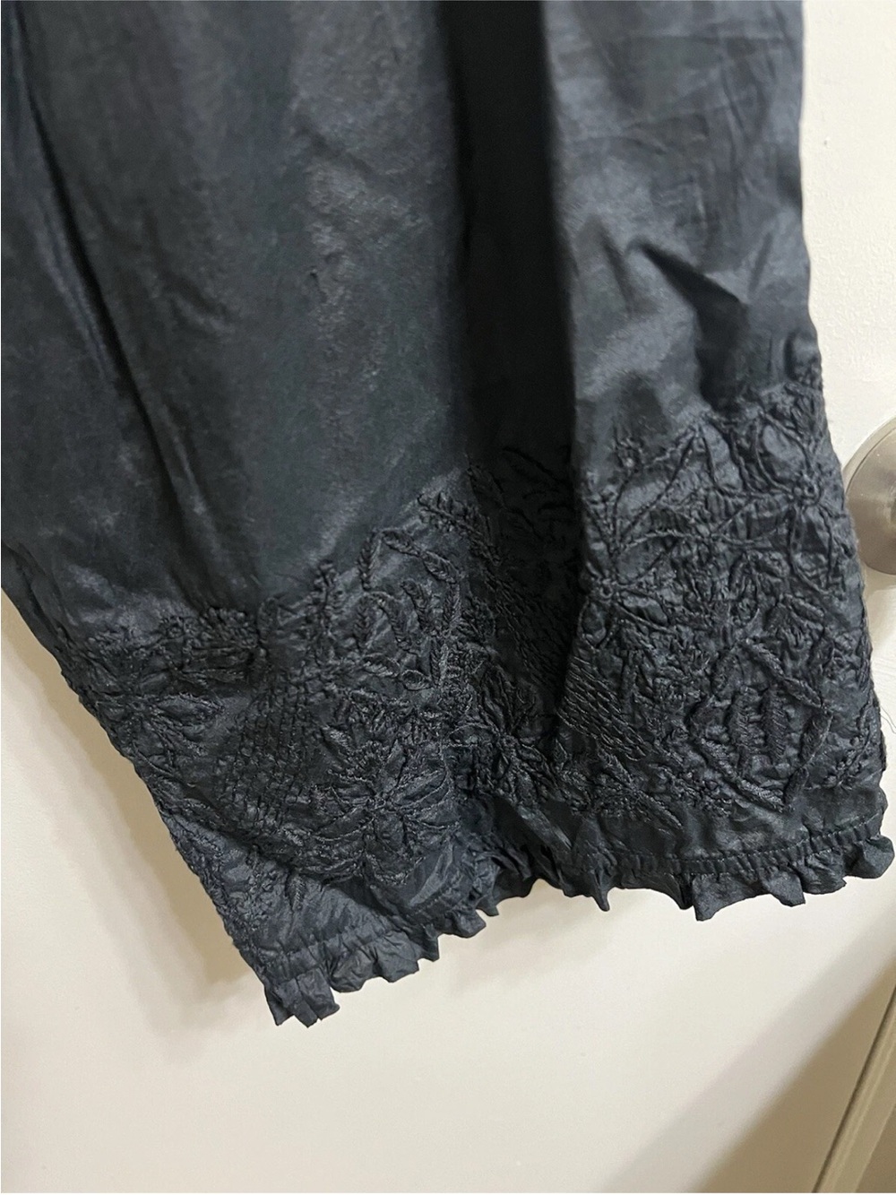 Black Women's Cropped Wide-Leg Pants with Lace Trim Nwot Sz S - Picture 6 of 12
